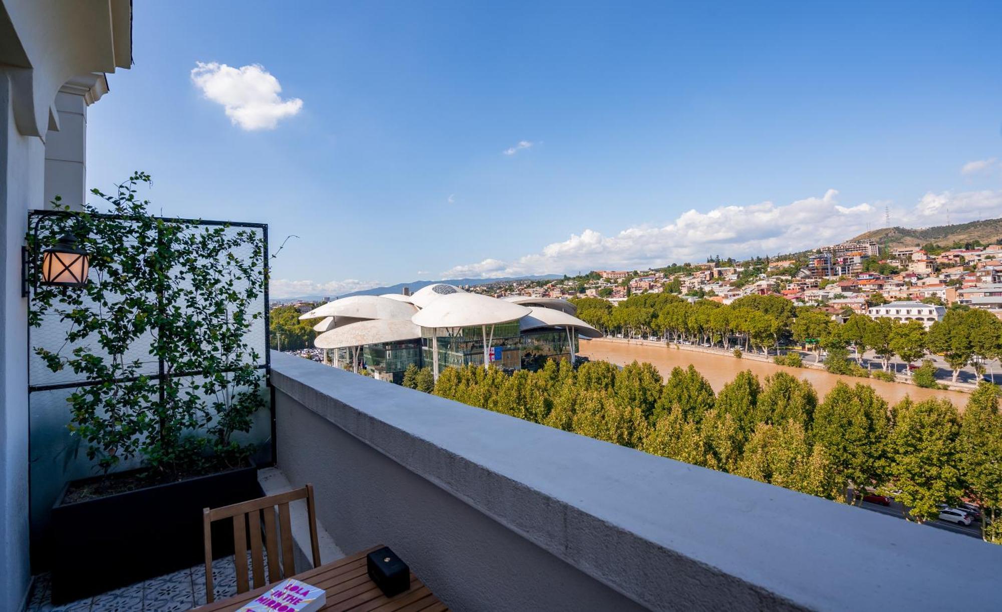 Zorba&Bond Boutique Hotel Tbilisi Buitenkant foto